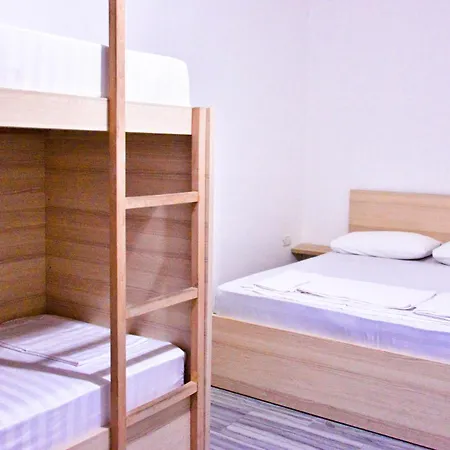 Kristi's Vakantiehuis Golem (Tirana)