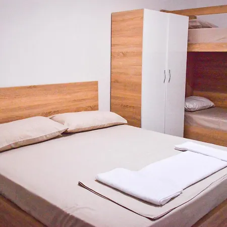 Kristi's Ferienhaus Golem (Tirana)
